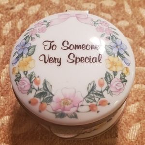 Falcon China Staffordshire Round Trinket Box TO SOMEONE VERY SPECIAL